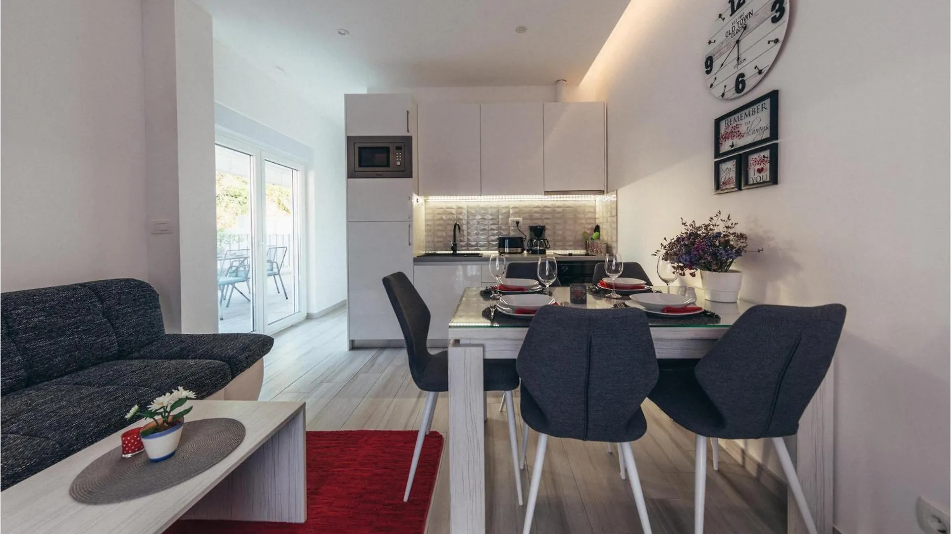 2 Bedroom Beautiful Apartment In Okrug Gornji Trogir