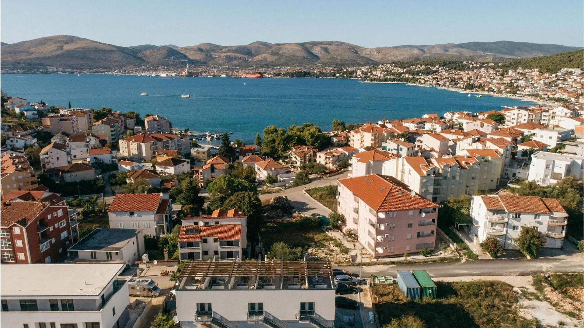2 Bedroom Beautiful Apartment In Okrug Gornji Trogir