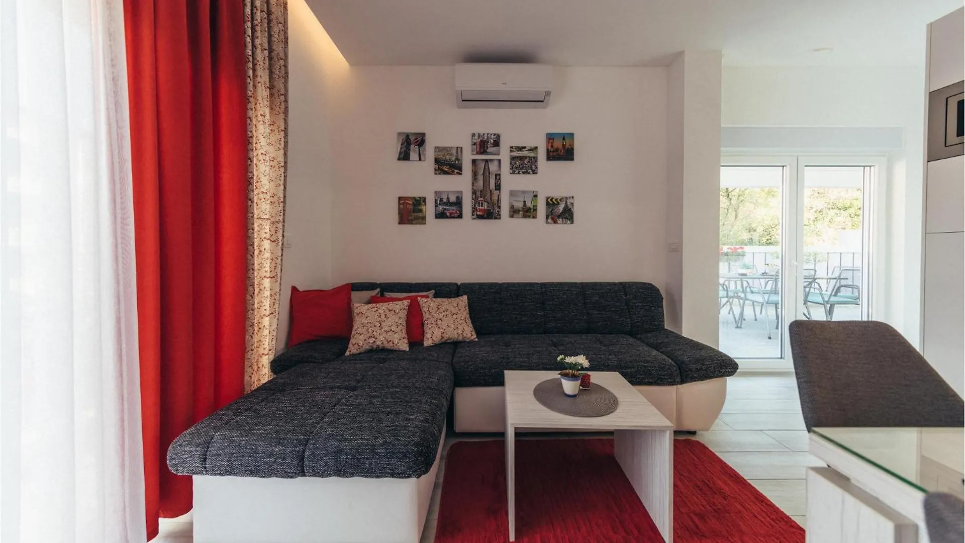 2 Bedroom Beautiful Apartment In Okrug Gornji Trogir 0*,  Kroatien